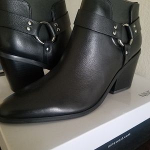 Nine West Spencer bootie.  NEW. Sz 10M. Black Leather. Side zipper